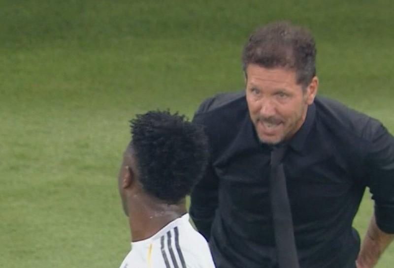 必一运动官网app-六台：皇马向西蒙尼表达了不满，也对他的道歉感到满意