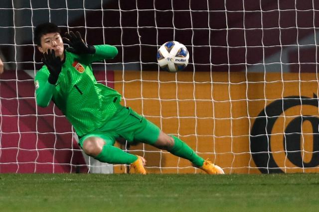 必一体育首页-新门神出世！朱钰两扑点球高红附体 闷杀日本队长