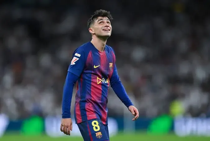 必一运动官方下载-佩德里半场数据：2次关键传球，传球成功率88%，12次推进